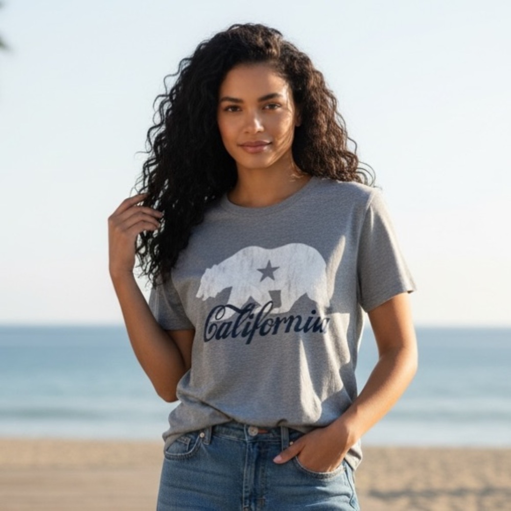 NWT Modern Lux Gray California T-Shirt Size M